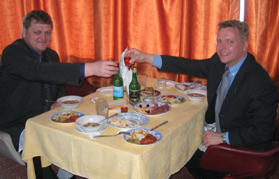 uedeal.jpg (53797 bytes)